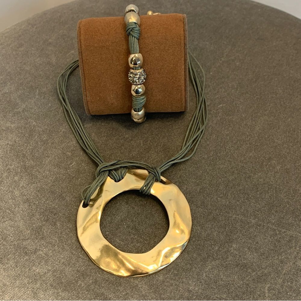 CHICO’S Green gold rhinestone necklace and bracelet set 🔥 - Picture 10 of 10
